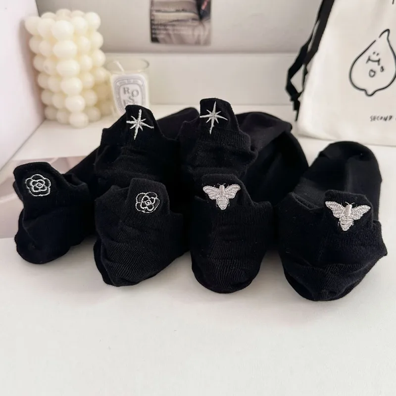 Embroidery On Socks - 3 Paar Kawaii Bloem Dier Borduurwerk