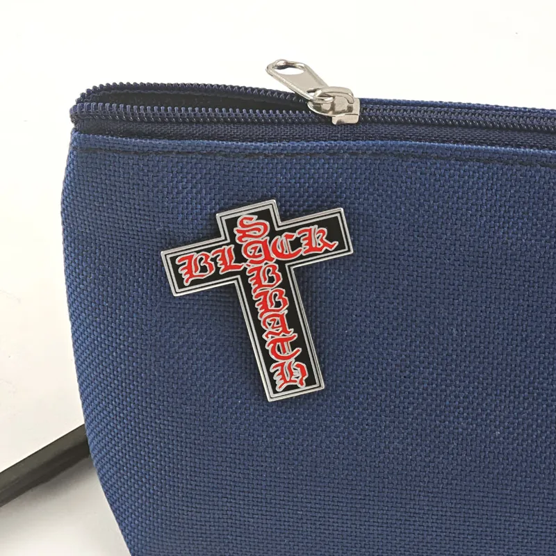Black Sabbath Emaille Pin Heav - Embroidery Icon recensie en prijs