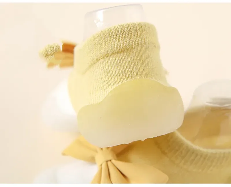Pasgeboren Baby Jongen Schoene - Embroidery On Socks recensie en prijs