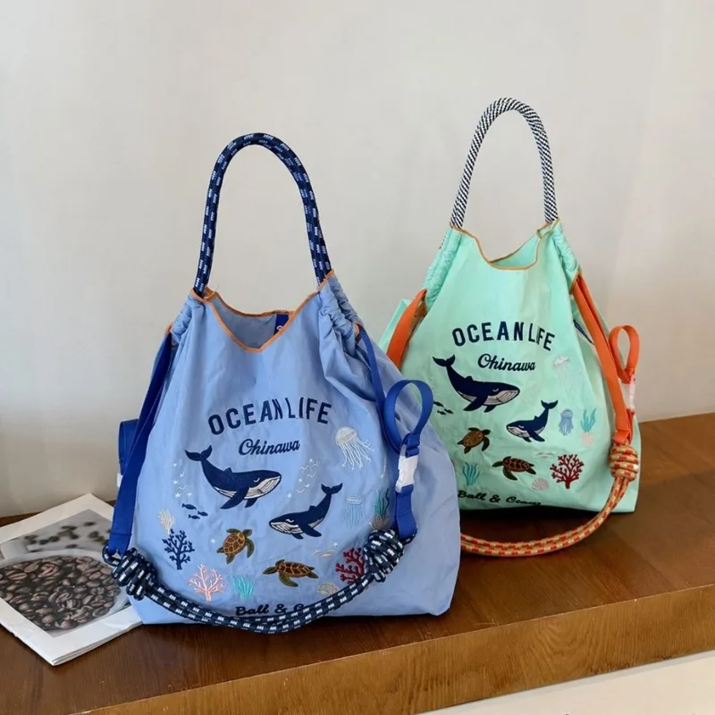 Dameshandtas met Ocean World-b - Embroidery Gift Ideas recensie en prijs