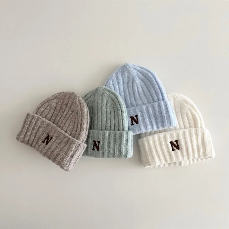 Gebreide kindermuts in Koreaan - Embroidery Letter N recensie en prijs